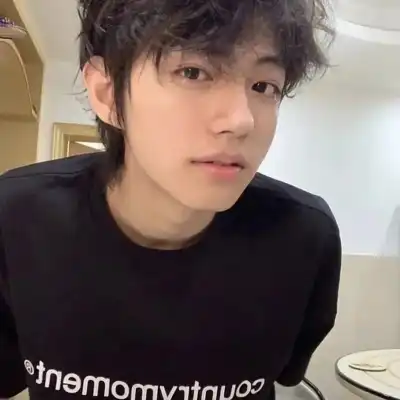 邓涵怡